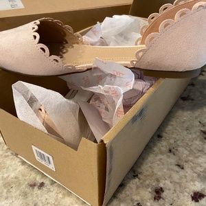 Neutral Scalloped Flats in size 9